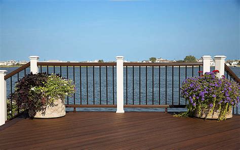 Trex Transcend® Composite Deck Railing | Trex