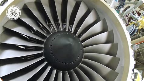 GE90 and GEnx Composite fan blades - YouTube