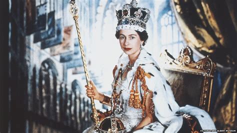 Queen Elizabeth Ii In Coronation Robes June 1953 By Cecil Beaton V ...