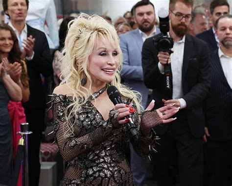 Dolly Parton & Plastic Surgery: Everything She’s Said About Undergoing ...