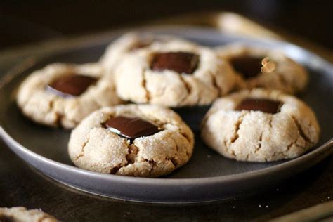 Vegan Peanut Butter Blossom Cookies | The Conscientious Eater