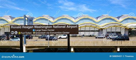 Ronald Reagan Washington National Airport Editorial Photo - Image of ...