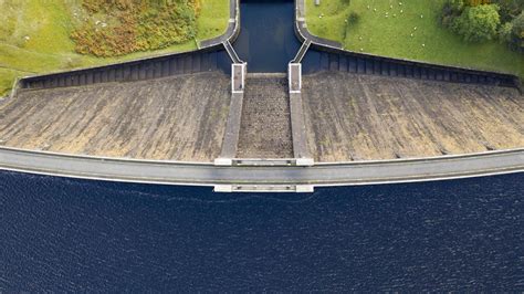 Elan Valley dams and reservoirs | Visit Wales