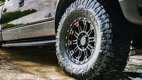 Maxxis Razr AT811 Tyre: Pros and Cons | CNC Wheels