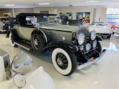 1930 Cadillac Series 452 V16 Roadster - Classic Promenade