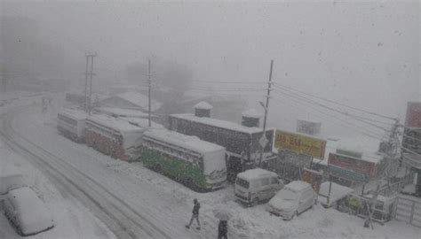 Tourists head for the hills as Shimla gets this winter’s heaviest ...