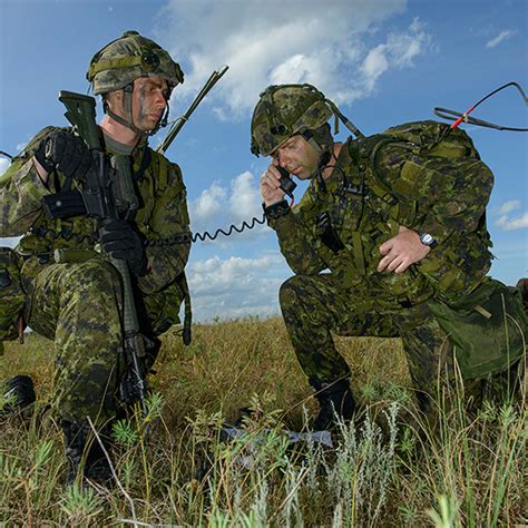 Canadian Army is looking for your feedback on operational clothing and ...