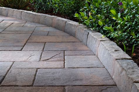 What is the best edging for pavers - Perfect Pavers