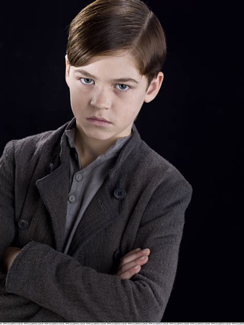 Hero Fiennes Tiffin - Tom Riddle | Blog Hogwarts