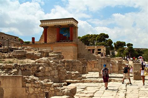 Knossos Palace on Crete: reviews, prices and map location | Oddviser