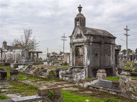 The 9 Best Cemetery Tours in New Orleans - Wandering Crystal