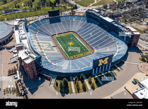 Aerial michigan football stadium hi-res stock photography and images ...