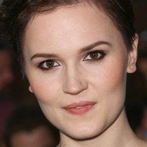 Veronica Roth - Bio, Facts, Family | Famous Birthdays