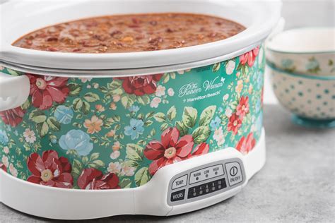 The Pioneer Woman Vintage Floral 7-Quart Programmable Slow Cooker ...