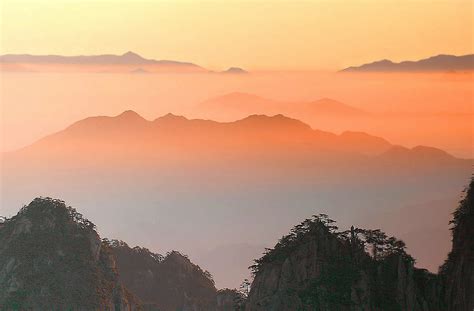 Huangshan Mountain Range Hiking Information & Facts