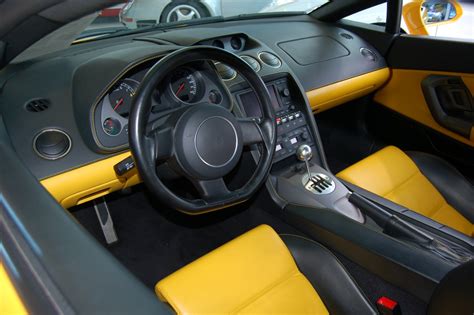 File:Lamborghini Gallardo interior.jpg - Wikimedia Commons