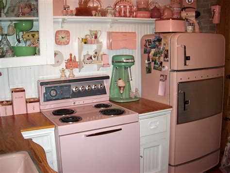 pretty in pink 1950s kitchen | 1950s pink kitchen | jamie | Flickr