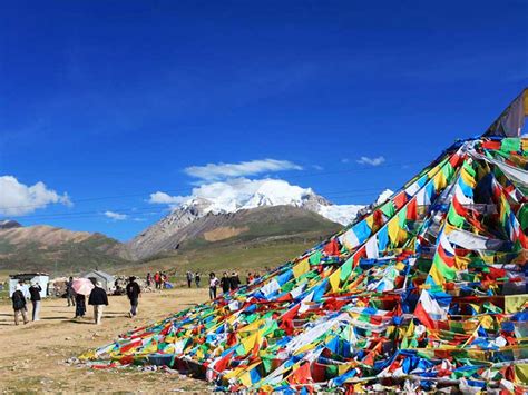 Why Tibetan People Like Hanging Prayer Flags