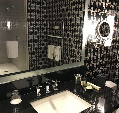 The Cosmopolitan Vegas Bathroom | Hotel suite luxury, Las vegas suites ...