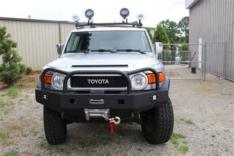 Toyota FJ Cruiser front bumper with grill guard, LED lights and winch ...