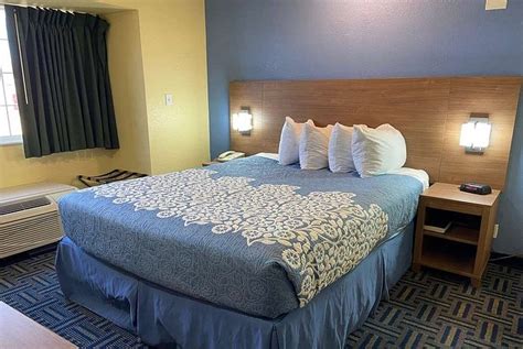 DAYS INN & SUITES BY WYNDHAM PRYOR - Updated 2023 Prices & Hotel ...