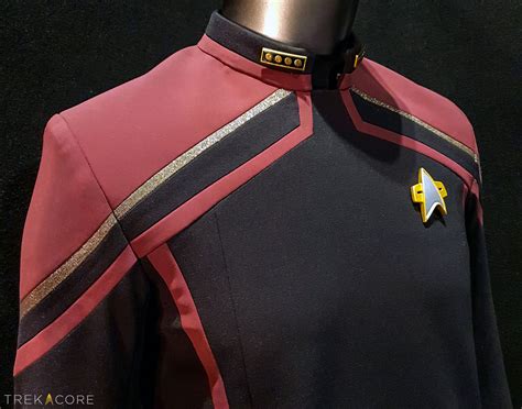 New Admiral Picard Uniform from STAR TREK: PICARD Production Unveiled ...