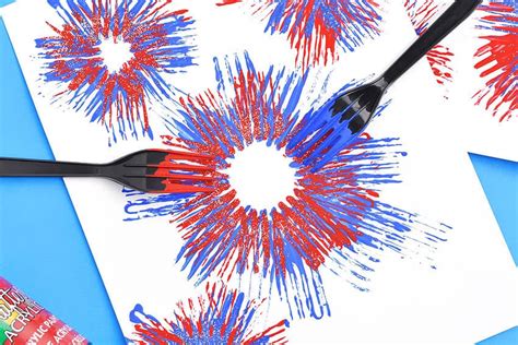 Fork Painted Fireworks Craft | Easy 4th of July Craft for Kids