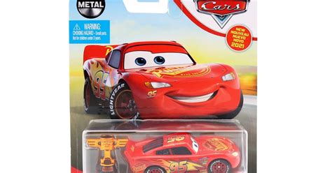 Dan the Pixar Fan: Cars 3: Lightning McQueen with Piston Cup Trophy ...