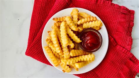 Air Fryer Frozen Crinkle French Fries - The Short Order Cook