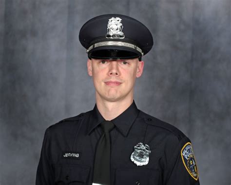 Milwaukee police officer is killed in a shootout with a robbery suspect ...