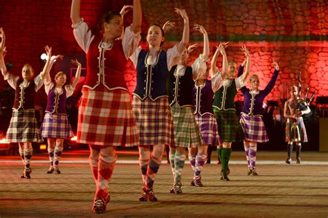 Scottish dancing in the highlands of Glyfada (video) | protothemanews.com