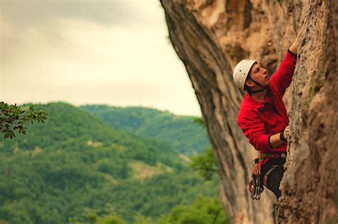 Best Rock Climbing Helmet to Keep Your Head Secure | Untamed Space