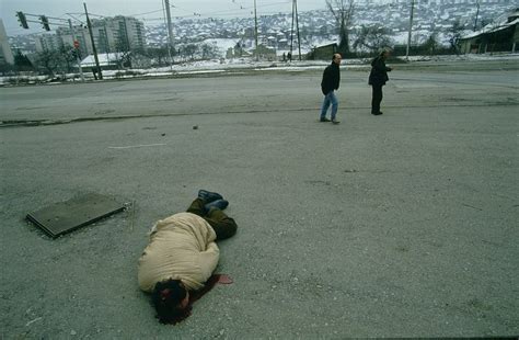 A dead body in Sarajevo during the Bosnian Genocide. – Bygonely