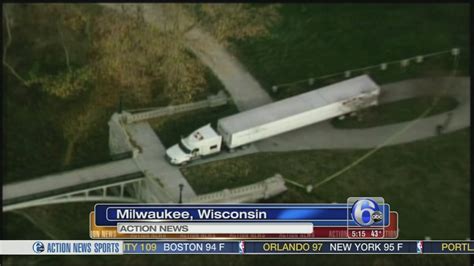 VIDEO: Truck driver: GPS made him cross wrong bridge - 6abc Philadelphia