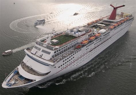 Carnival Fantasy Ship Review | CruiseMapper