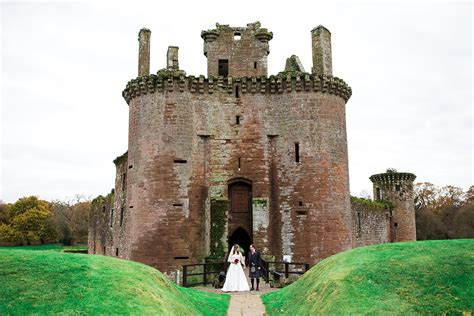 Castles in Dumfries for Weddings : Guide for 2024 Weddings.