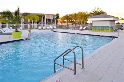 Clarion Inn & Suites Across From Universal Orlando Resort - Orlando, FL ...