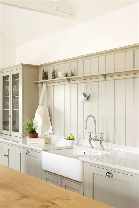 25 Beadboard Kitchen Backsplashes To Add A Cozy Touch - DigsDigs