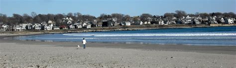 Newport RI Beaches - Sun, sand, live music and lobster rolls!