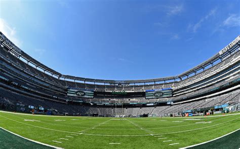 Video: Epic National Anthem At MetLife Stadium On Sunday - The Spun