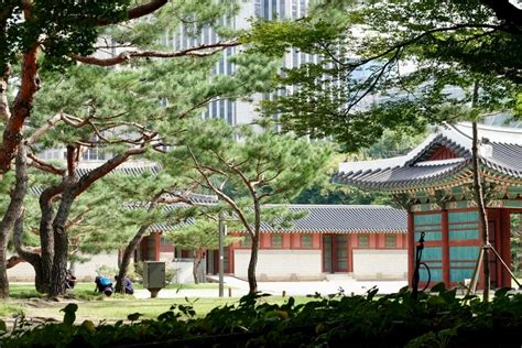 Deoksugung Palace – SEOULSHOPPER