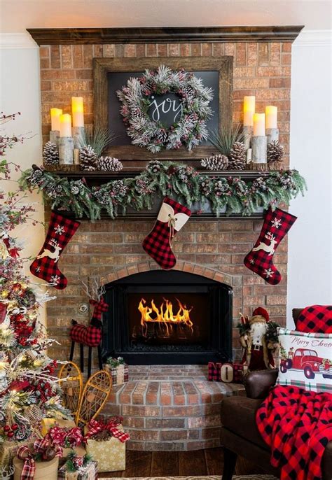 33 Popular Christmas Fireplace Mantel Decorations That You Like - MAGZHOUSE