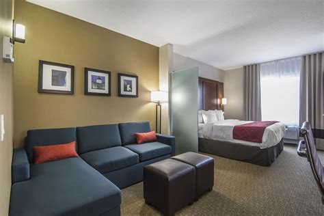 Comfort Suites Regina Regina, Saskatchewan, CA - Reservations.com