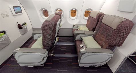 EVA Air Airbus A321 business class (Hong Kong-Taipei) - Executive Traveller