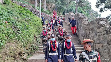 Nepal Army personnel trekking Prithvi Narayan Shah's unification trail ...