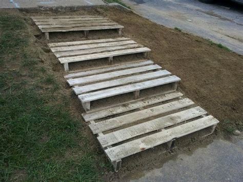 Stylish and Functional Pallet Steps