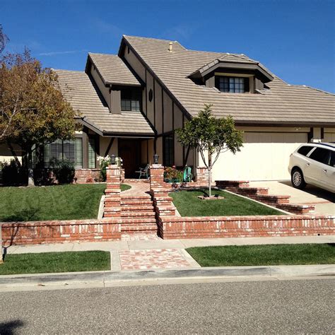 Poltergeist Movie House in Simi Valley, CA (9 Photos)