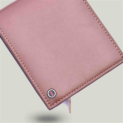 This RFID-Blocking Leather Wallet Combines Style and Functionality