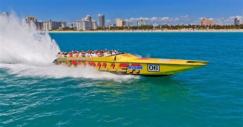 Thriller Miami speedboat tour | musement