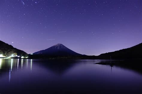 Night Sky Over Mt. Fuji - Jan. 2016 [5472x3648] [OC] : r/ImagesOfThe2010s